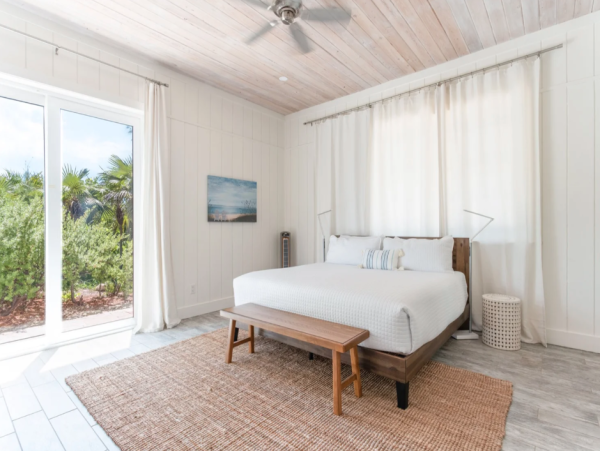 Luxurious 7-Bedroom Beachfront Retreat in Little Exuma, Bahamas